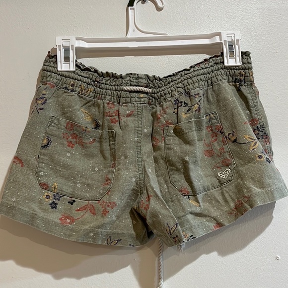 Small Roxy shorts - Picture 2 of 3